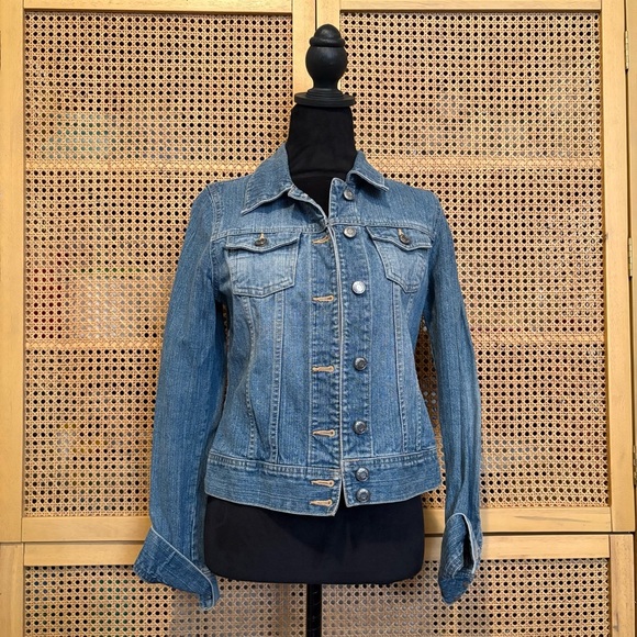 Old Navy Womens Small Jean Jacket Blue Denim Button Up Long Sleeve Trucker - Picture 1 of 3